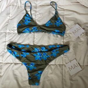 MAI Everyday Top and Bottom in Electric Orchid